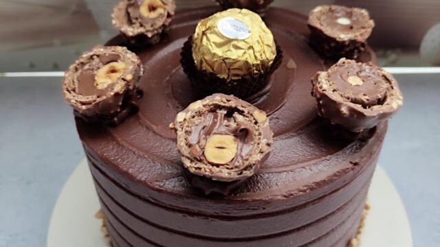 bolos-decorados-adones-confeitaria
