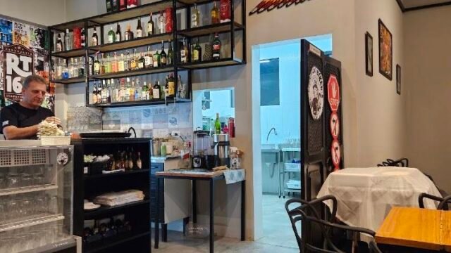 macaca-bikers-bar
